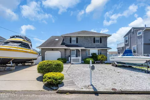 212 Cypress Dr, Bayville, NJ 08721