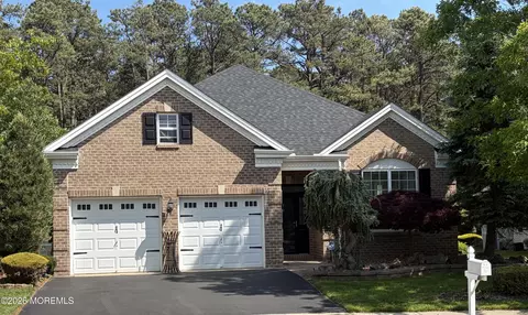 7 Gables Way, Jackson, NJ 08527