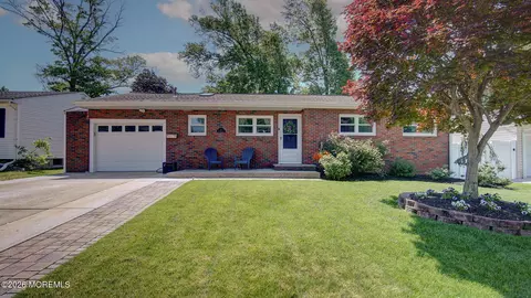 22 Columbia Rd, Parlin, NJ 08859