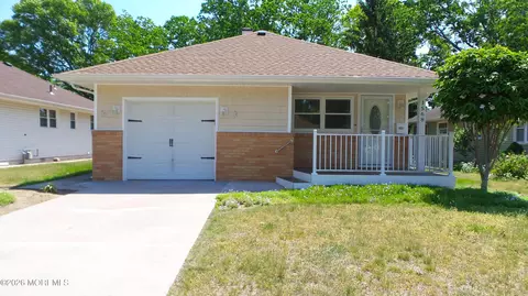 1568 Mount Everest Ln, Toms River, NJ 08753