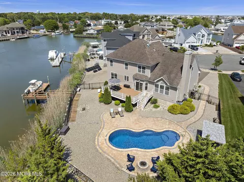 40 Overlook Dr, Little Egg Harbor, NJ 08087