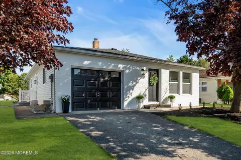 15 Bimini Dr, Toms River, NJ 08757