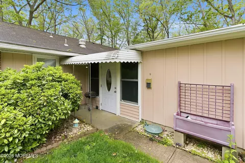 78 Dorchester Dr # B, Lakewood, NJ 08701