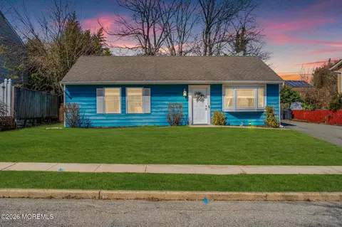 22 Longboat Ave, Barnegat, NJ 08005