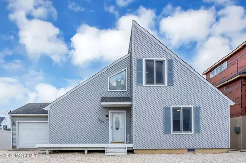 20 Diane Rd, Beach Haven West, NJ 08050