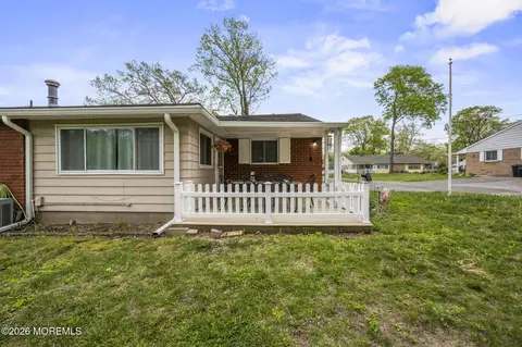 13 Dove St # C, Manchester, NJ 08759