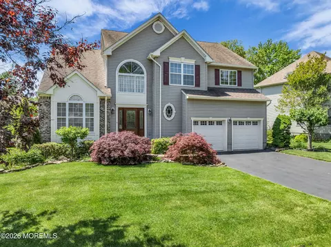 32 Heritage Dr, Shrewsbury, NJ 07702