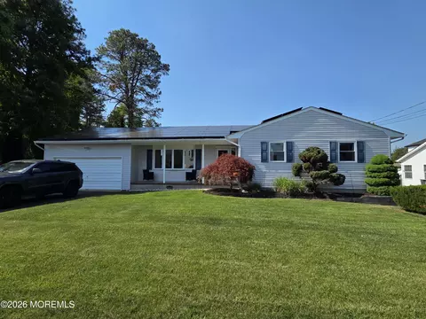 1025 Monmouth Ave, Toms River, NJ 08757