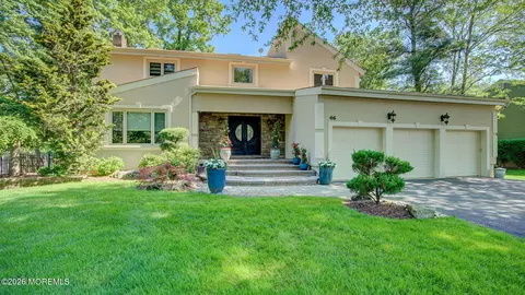 46 Thomas Dr, Manalapan, NJ 07726