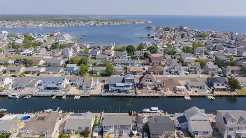 3235 Osborn Ter, Toms River, NJ 08753