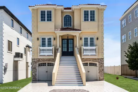657 Bayview Dr, Toms River, NJ 08753