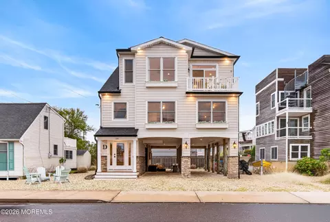 118 W Delaware Ave, Long Beach Township, NJ 08008