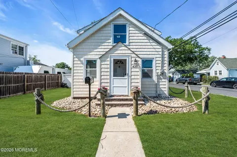 439 Clark Ave, Union Beach, NJ 07735