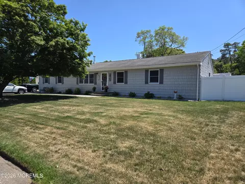1632 2nd Ave #1632, Toms River, NJ 08757
