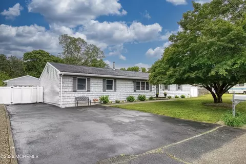 1632 2nd Ave #1632, Toms River, NJ 08757