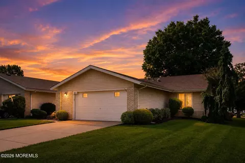 362 Union Dr #C, Monroe, NJ 08831
