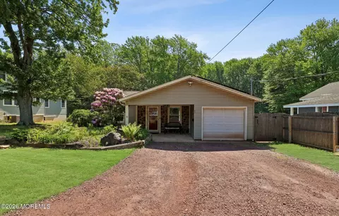87 New Monmouth Rd, Middletown, NJ 07748