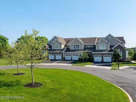 10 Greylynne Ct, Holmdel, NJ 07733