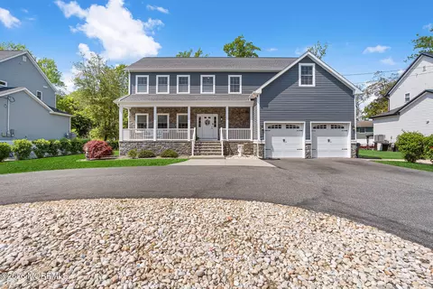 316 Mantoloking Rd, Brick, NJ 08723