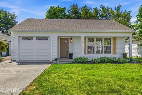 13 Saint Paul Pl, Manchester, NJ 08759