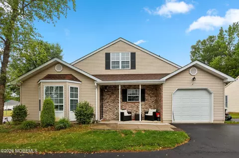 81 Farnworth Close #1000, Freehold, NJ 07728