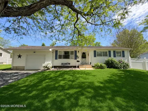 35 Drexel Dr, Jackson, NJ 08527