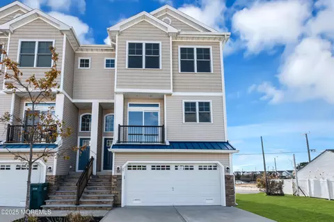 27 Jeffrey Dr, Little Egg Harbor, NJ 08087