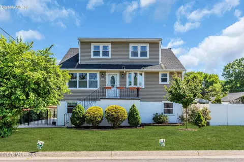 24 Taylor Ave, North Middletown, NJ 07748