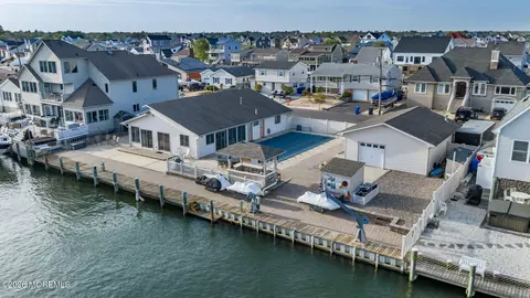 343 Cheryl Dr, Toms River, NJ 08753