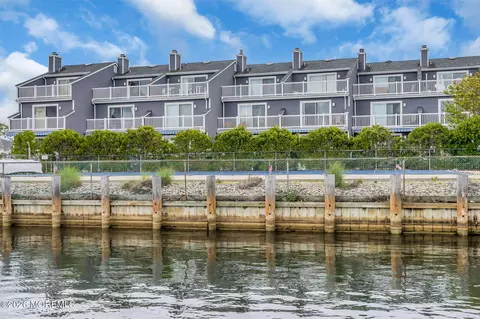 2410 Sylvan Dr #2, Point Pleasant, NJ 08742