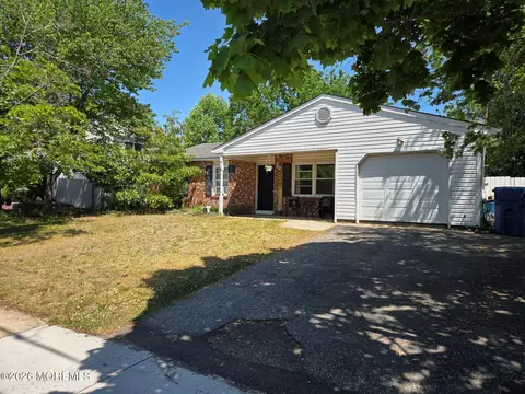 50 Newtons Corner Rd, Howell, NJ 07731