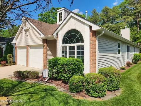 1925 Kwansan Ct, Toms River, NJ 08755