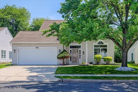 212 Wagon Wheel Ln, Columbus, NJ 08022