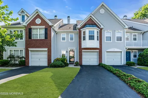 9 Beacon Ct #81, Holmdel, NJ 07733