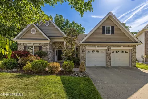 23 Quincy Ct, Freehold, NJ 07728