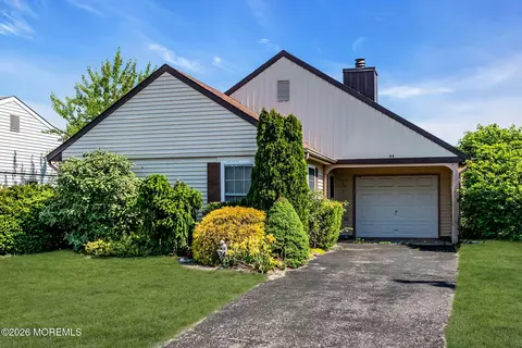 44 Buckingham Dr N, Manchester, NJ 08759