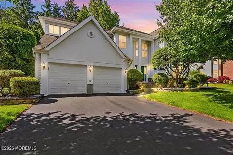 5 Yardley Manor Dr, Matawan, NJ 07747