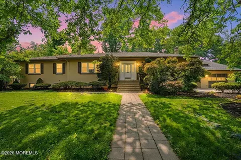 4 Orchard Ave, Bordentown, NJ 08505