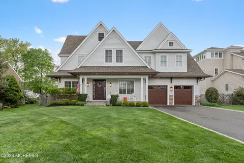 10 Borden St, Monmouth Beach, NJ 07750