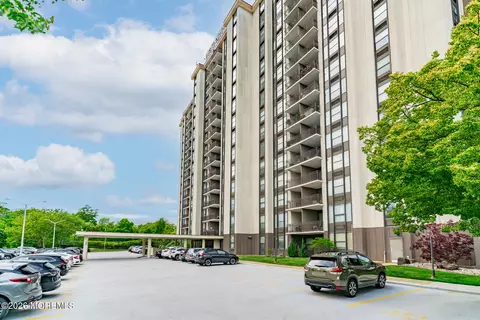 1 Scenic Dr #303, Highlands, NJ 07732