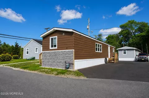 10 Misty Ln, Jackson, NJ 08527