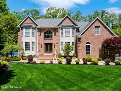 7 Highpoint Rd, Holmdel, NJ 07733