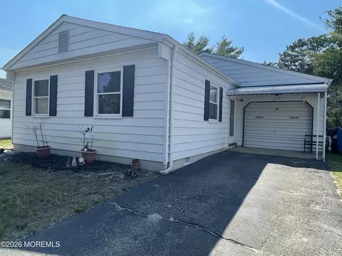 127 Troumaka St, Toms River, NJ 08757