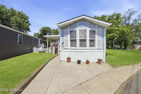 28 Bayshore Mobile Mnr, Hazlet, NJ 07730