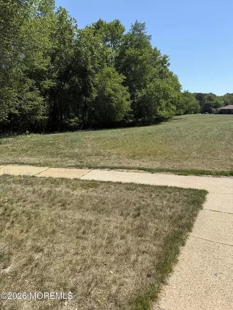 16 Yorkshire Ct # C, Manchester, NJ 08759