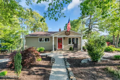 903 Pensacola Rd, Forked River, NJ 08731
