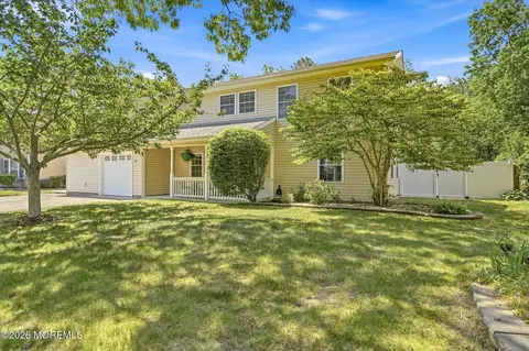 37 Spruce Cir S, Barnegat, NJ 08005
