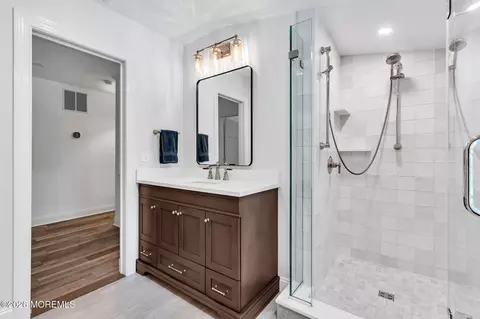 Bath - 15 Circle Dr, Rumson, NJ 07760 photo 4 of 4