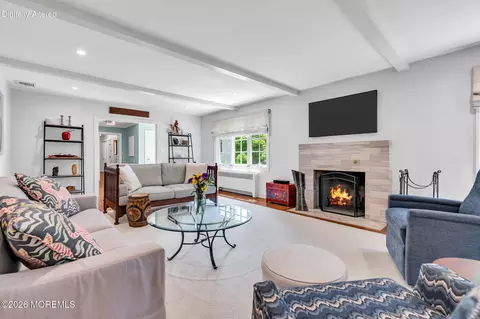 Living - 15 Circle Dr, Rumson, NJ 07760 photo 2 of 2