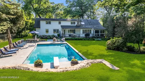 15 Circle Dr, Rumson, NJ 07760
